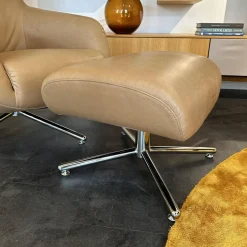 Relaxsessel Victor Bezug Leder 5669 45 Lama Beige Drehgestell Kreuzfuß Verchromt Inklusive Hocker