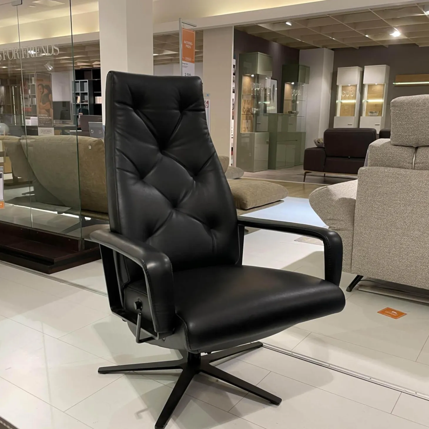 Relaxsessel WK 682 Flori Leder 40 Royal 100 Gestell Schwarz Pulverbeschichtet