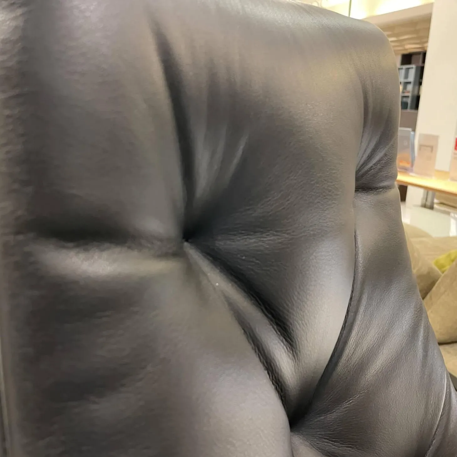 Relaxsessel WK 682 Flori Leder 40 Royal 100 Gestell Schwarz Pulverbeschichtet