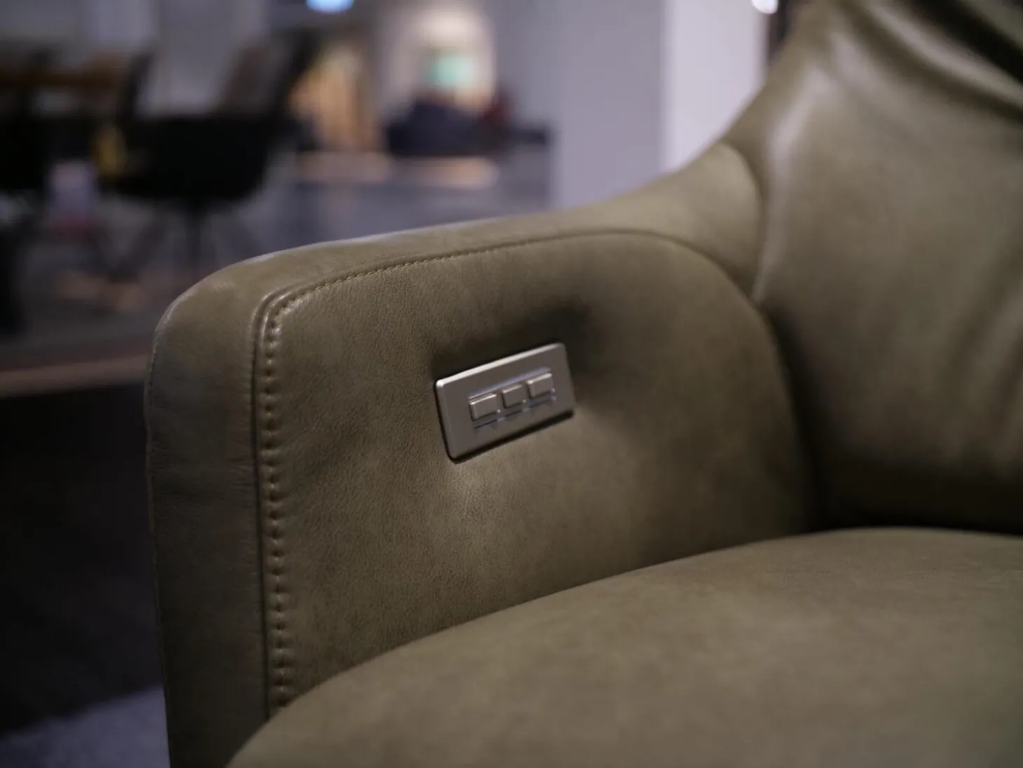 Relaxsessel WK 683 Hailey Medium Bezug Leder Polo 1102 Grün Sternfuß Edelstahl