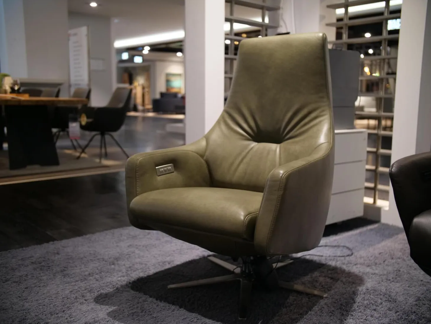 Relaxsessel WK 683 Hailey Medium Bezug Leder Polo 1102 Grün Sternfuß Edelstahl