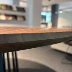 Runder Esstisch Basket BC07 Platte Nussbaum Amerikanisch Natur Geölt Gestell Tiefschwarz