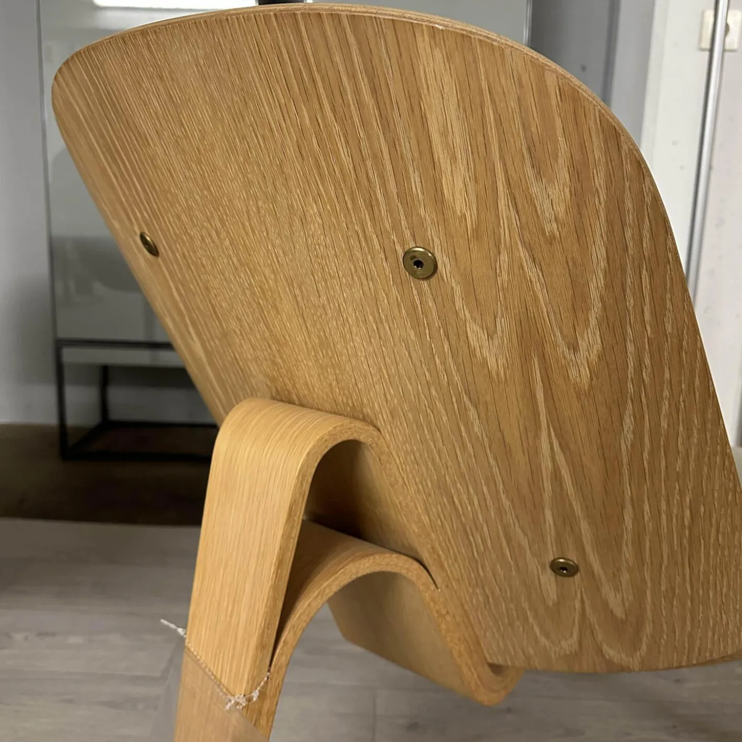 Schalenstuhl CH07 Bezug Leder Thor 390 Creme Gestell Eiche Weisspigmentiert Öl