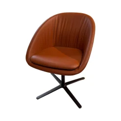 Schalenstuhl Dan Leder 662 Braun Kreuzgestell Schwarz Mit Kissen Drehbar