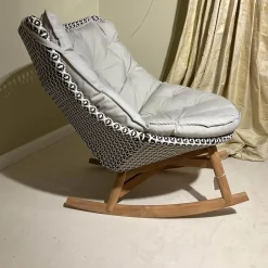 Schaukelstuhl Mbrace Stoff A 264 Cool Sage Grau Gestell Aluminium Füße Massivholz Teak Inklusive Beistelltisch