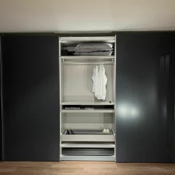 Schiebetürenschrank Collect Korpus Lack M21 Anthrazit Innen Lack M23 Muschel Beige