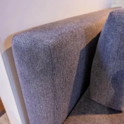 Schlafsofa Genua Bezug Stoff Alpha Anthrazit Fuß Metall Schwarz Matt Mit Dekokissen