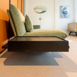 Schlafsofa Veda Stoff Pesaro Kat. D Schilf Cort Grün mit 2 Kissen