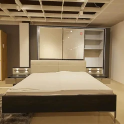 Schlafzimmer Andro Front und Korpus Eiche Mocca Nachbildung Drehtürenschrank 2 Nachttische Doppelbett Mit Polsterkopfteil Kieselgrau Ohne Matratze Und Lattenrost