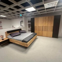 Schlafzimmer WSM 4400 Kanadische Erle Massiv Natur Akzent Fronten Mattglas Cubanit Schwarz