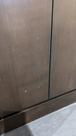 Schrank 7021 Massivholz 45 Sepia Dunkelbraun Akzente Glas