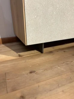 Schrank Kera Knorrige Eiche Puro Geölt Front Keramik Shilin Slate Finish Grau Stahlwangen Schwarz Lackiert