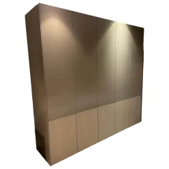 Schrank Miria Fronten Glattlack Sienna 465 Eiche Sahara 129 Geriffelt mit Beleuchtung