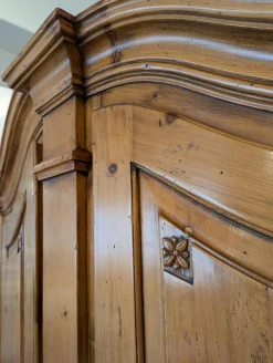 Schrank Sekaro Pinie Massiv