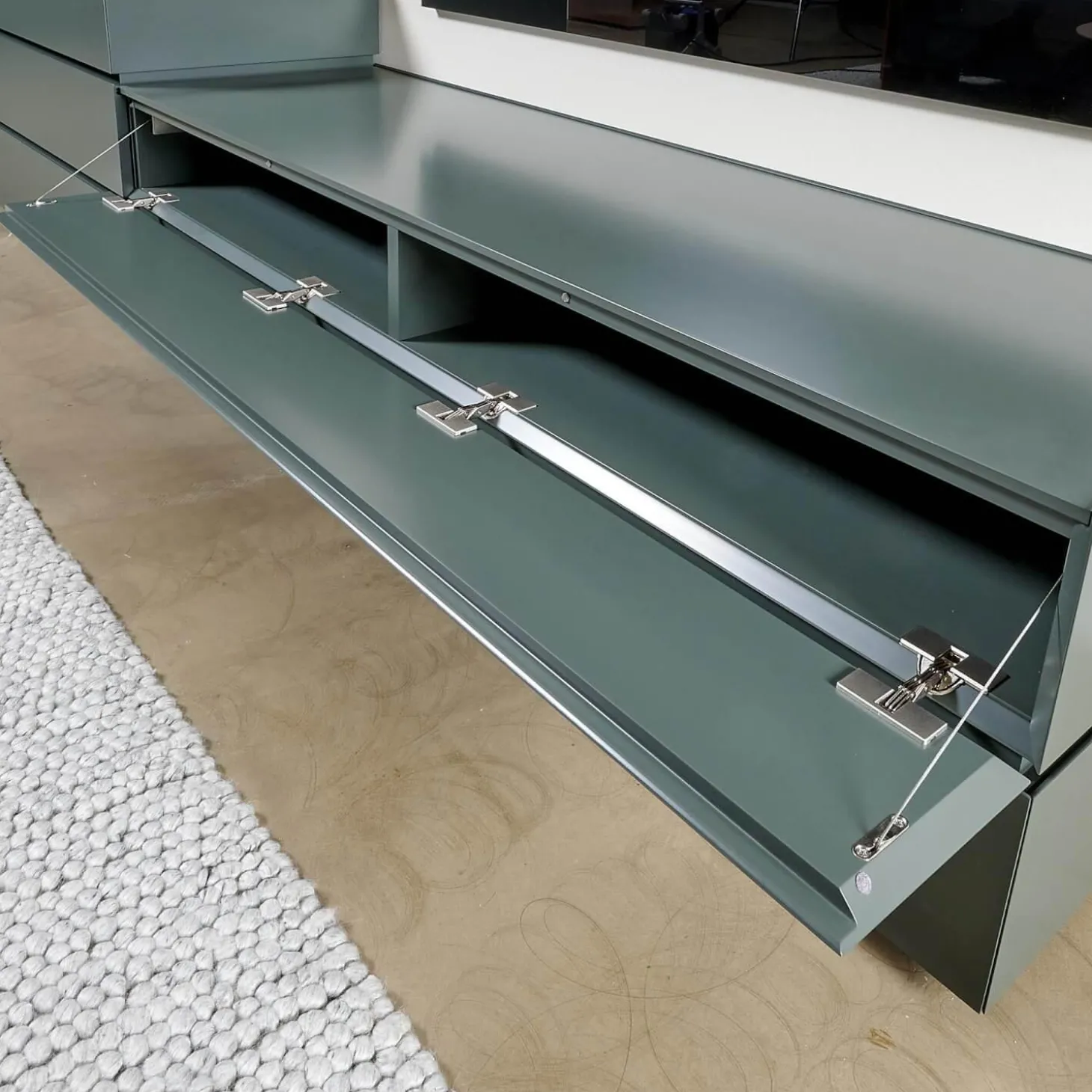 Schrank Sideboard Cube Bold Lack Bahia Mit Iilu Regalen Lack Bahia Und Lack Laguna Blau