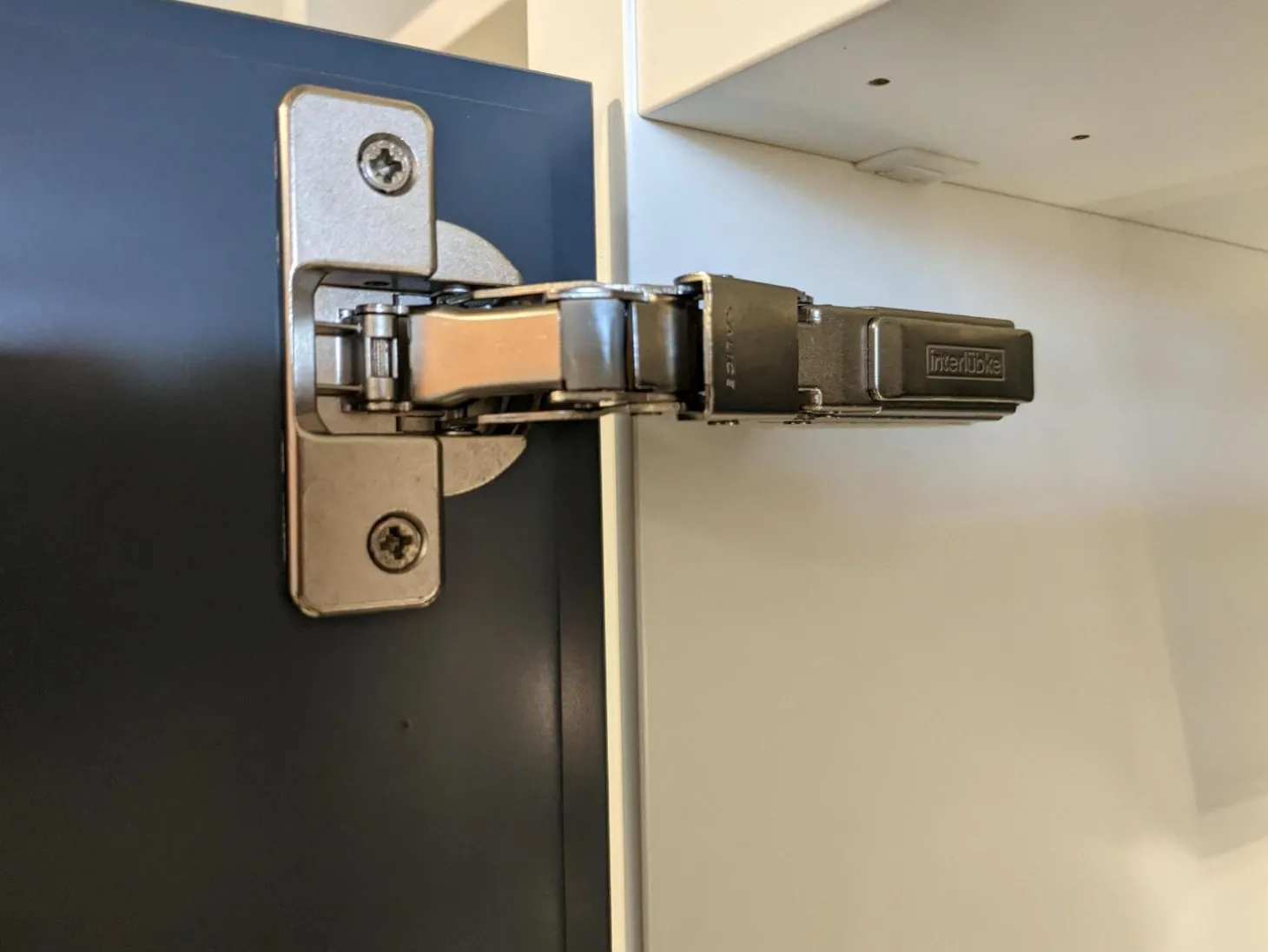 Schrank Studimo Klarglas Optiwhite Graphit Korpus Schneeweiß M03