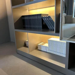 Schrank Systemwand 505 Up System Holz Dolomitgrau Glas Transparent Stopsol mit Beleuchtungskit Schuko