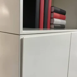 Schrankkombination Xitan S Aluminium Tablett RAL 9010 Reinweiß Einlegeplatten 4023 Nero