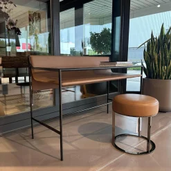 Schreibtisch Quiet Lines Platte Rauchglas Und Leder Kasia 330 Nussbaum Braun Gestell Schwarz Verchromt Mit Hocker