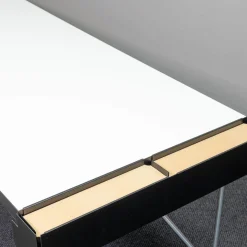 Schreibtisch Rackpod Auf Sockelfüßen mit Ablagefach