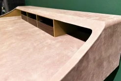 Schreibtisch Yves Tischplatte MDF Leder Kashmir Hell Rose Gestell Messing Matt