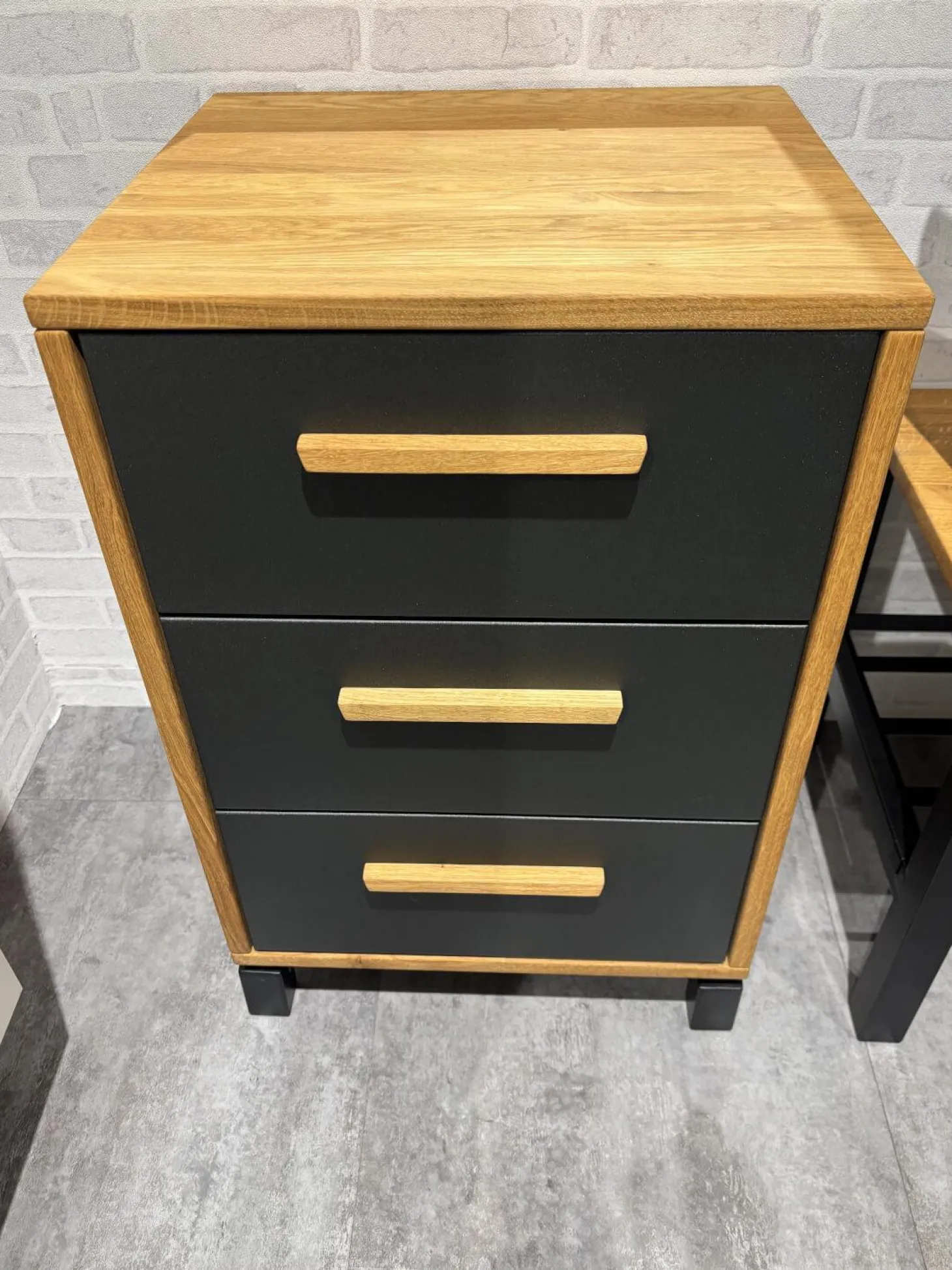 Schubkastenkommode Wiliston Eiche Geölt Front MDF Gun Metal Schwarz