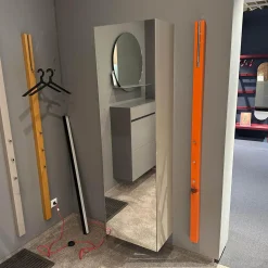 Schuhschrank Lack Basisfarbe Asphalt 45 Grau Metalloberfläche Chrom Glänzend Mit Verspiegelter Tür