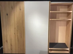 Schwebetürenschrank Soft Eiche Wild Weißöl Farbglas Matt Hellgrau Inklusive Innenleben Und Beleuchtung