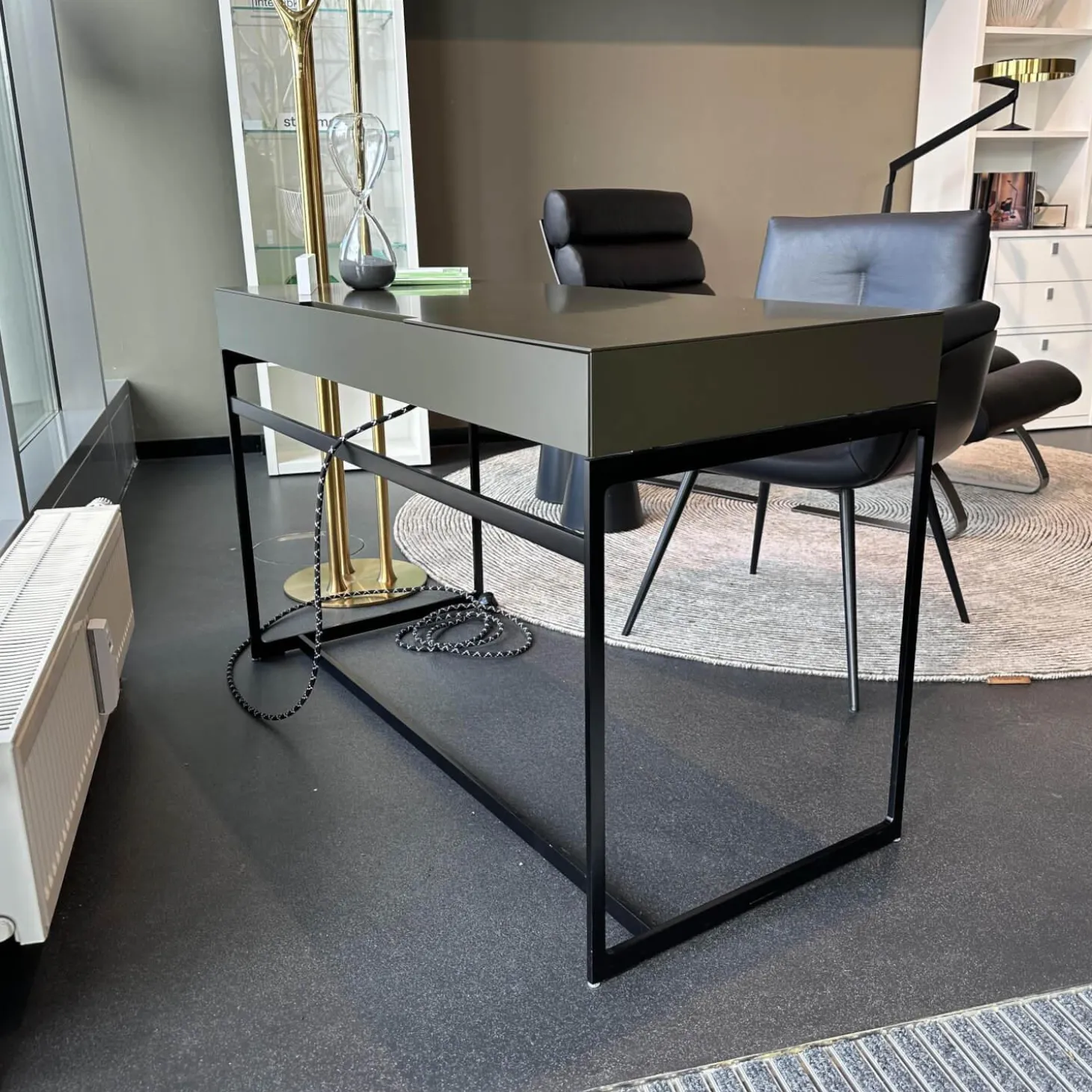 Sekretär Mell M38 Capparis Schwarz Gestell Schwarz