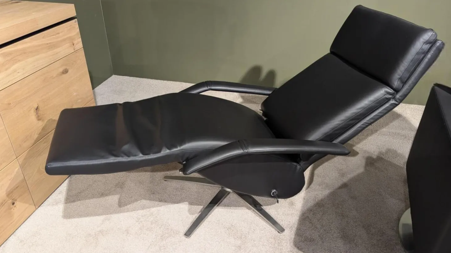 Sessel 410 18 Leder 42 Schwarz 136 Sternfuß Edelstahl Gebürstet Inklusive 2 Motorisch Mit Akku