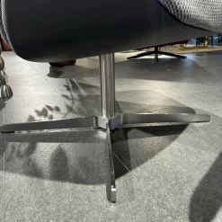 Sessel 808 Bezug Innen Stoff Soul 151 Pepper Grau Außen Nappaleder Nero Anthrazit Stahlgestell Edelstahloptik Und Hocker