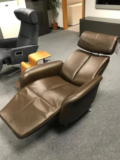 Sessel 5904 Bezug Leder Longlife Prestige Farbe 72 Nougat Dunkelbraun Fuß Metall Drehkreuz Chrom Mit Manuelle Verstellung