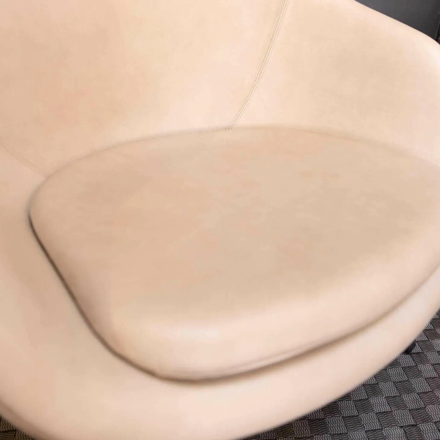 Sessel About A Chair AAL93 Leder Beige