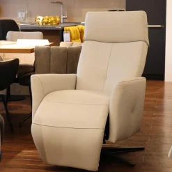 Sessel Alva Leder Montana Pearl Beige Sternfuß Metall Schwarz