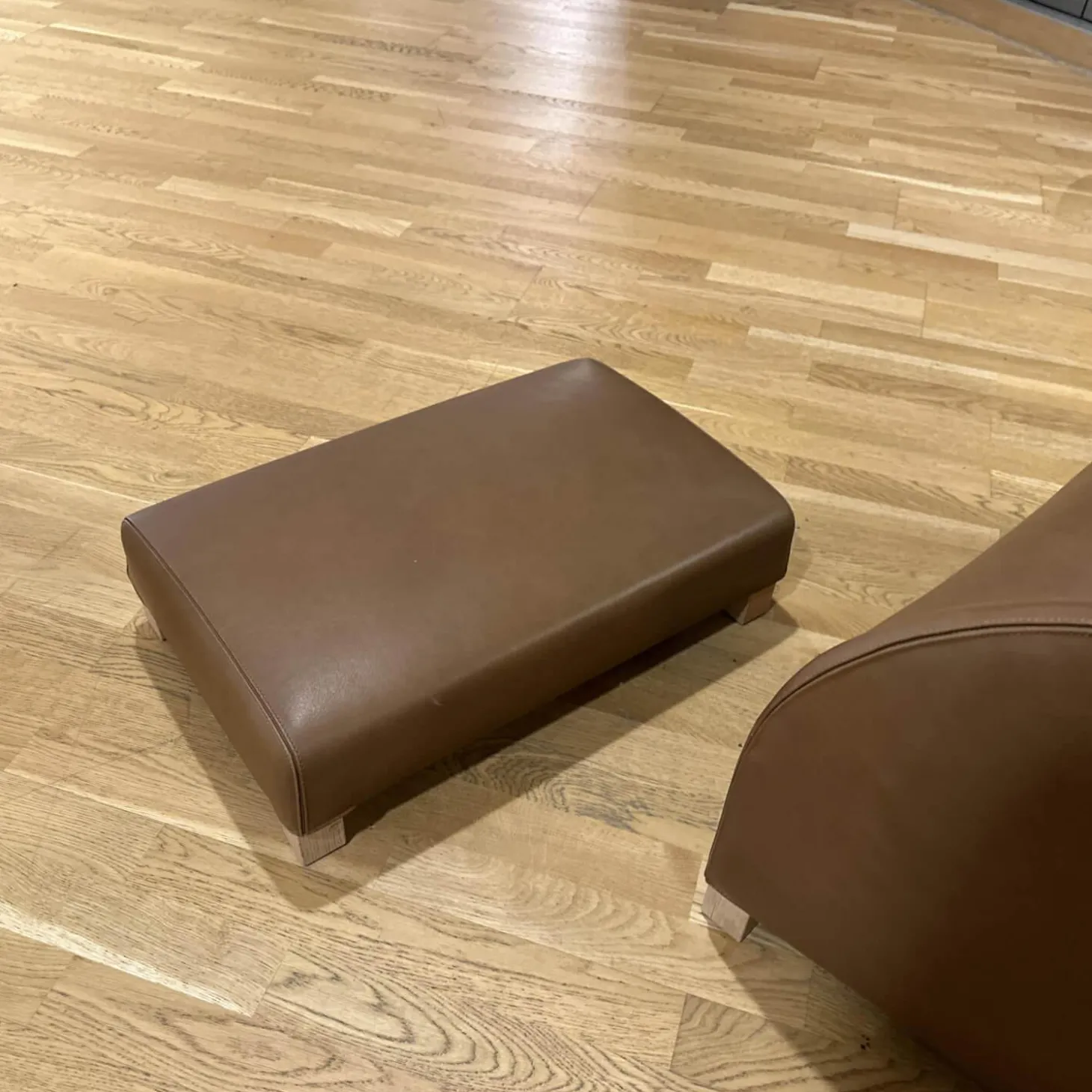 Sessel Apta Kalos 9750N Leder Kasla KS360 Hellbraun Inklusive Hocker und Kopfstütze