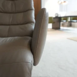 Sessel Arva E Lounge Leder Sauvage Schlammgrau 8103 Grau 5 Fuß Stern Gestell Schwarz M01 Mit Kopfstütze