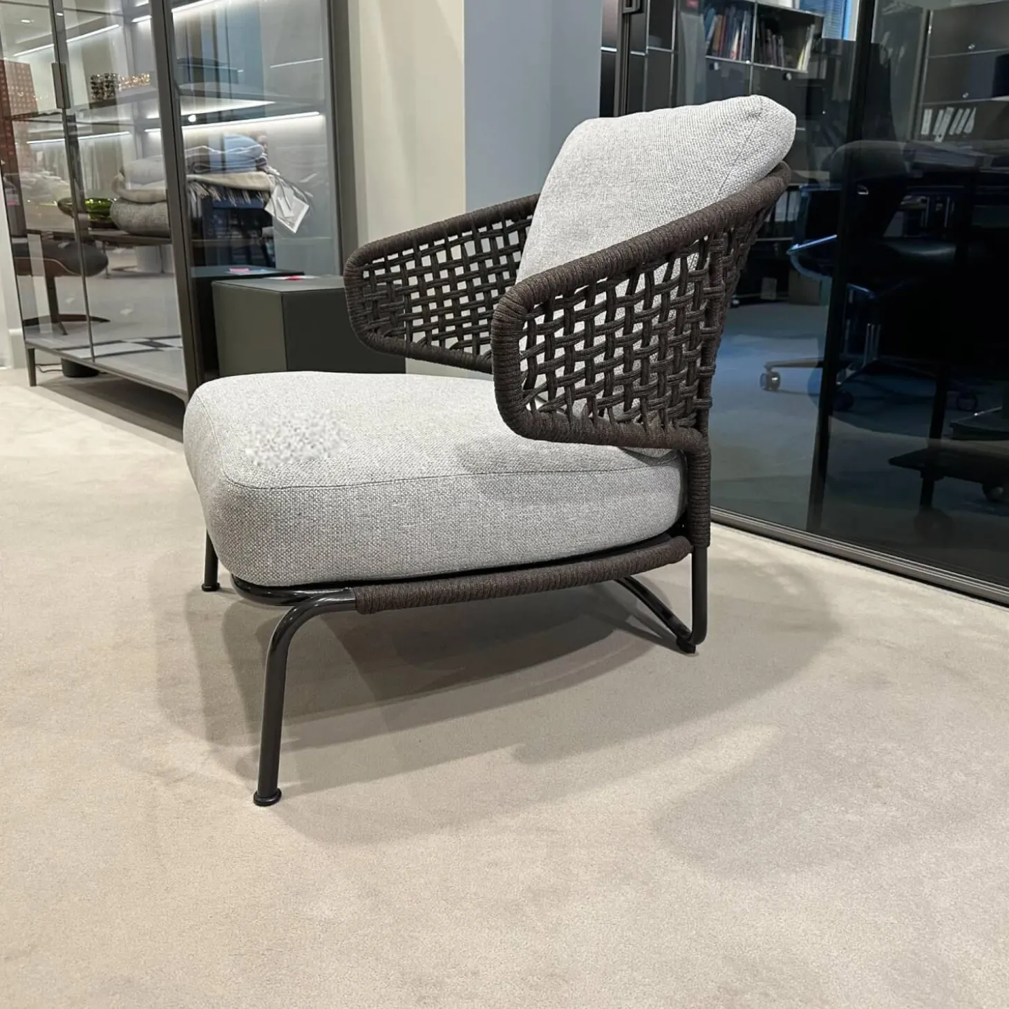 Sessel Aston Cord Indoor Stoff Kolumba 04 Platino Grau Geflecht Taslan Dunkelbraun Füße Metall Schwarz