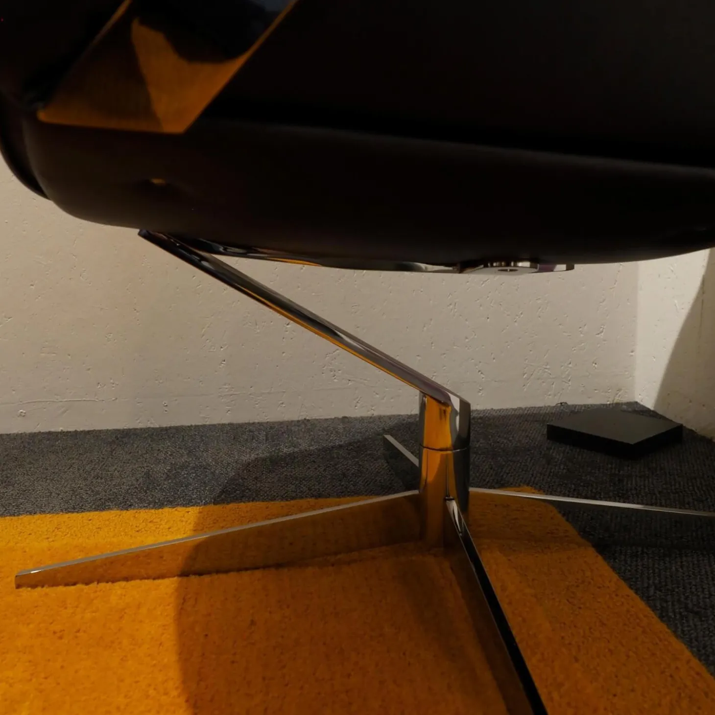 Sessel Bond Leder Space Schiefer Grau Drehbar