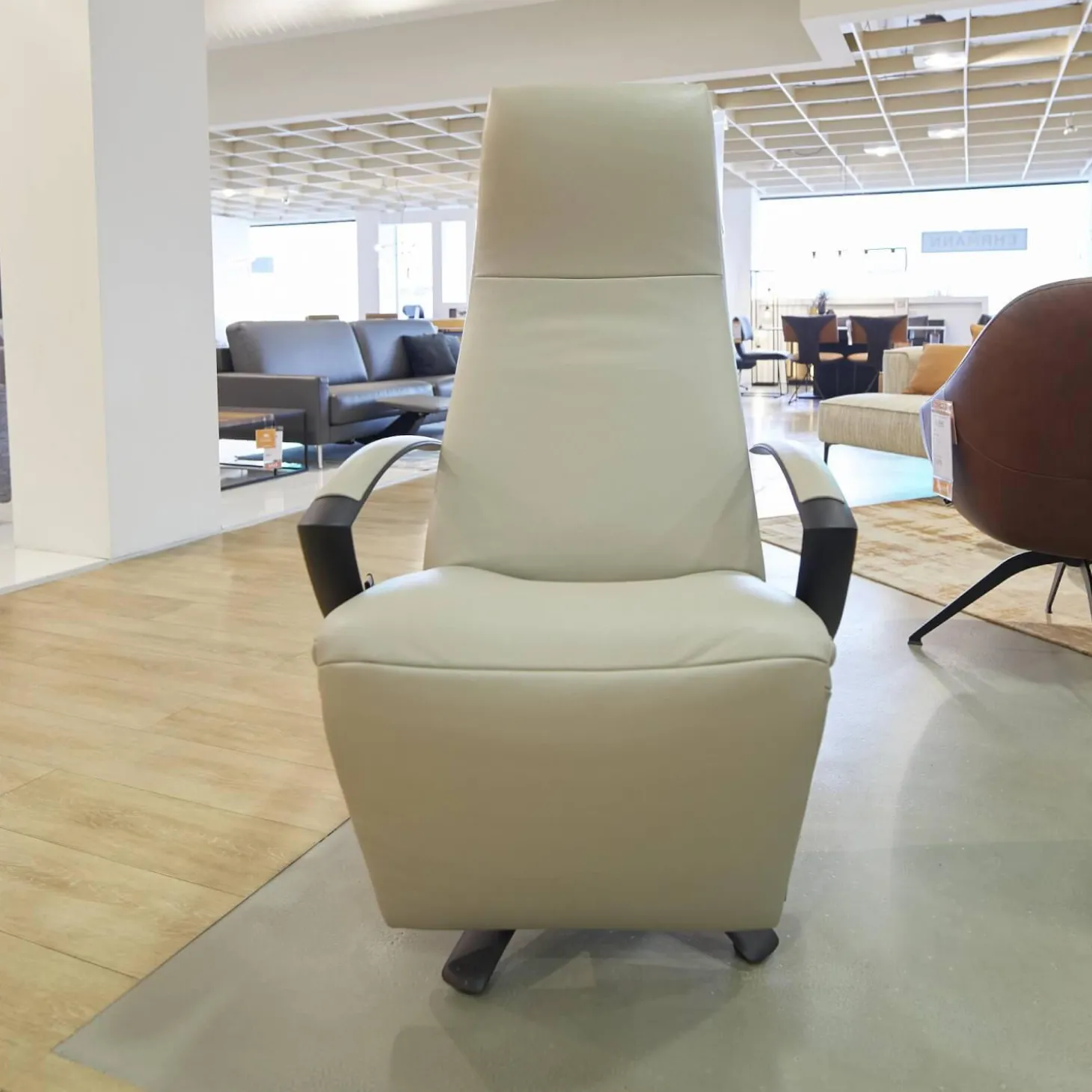 Sessel Brainbuilder JR 7760 Mono Move Maxi Bezug Leder Celia Egg Beige 5 Strein Fuß Ellipse Lackiert Schwarz