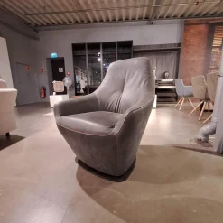 Sessel Cantate Bezug Leder Danza 315 Mirage Grau Stahlfuß Epoxy E2200 Nuit Grau Garnfarbe 899 Ocker Braun