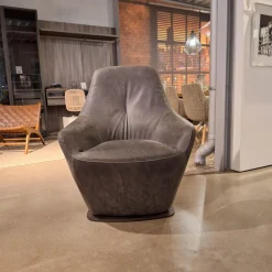 Sessel Cantate Bezug Leder Danza 315 Mirage Grau Stahlfuß Epoxy E2200 Nuit Grau Garnfarbe 899 Ocker Braun