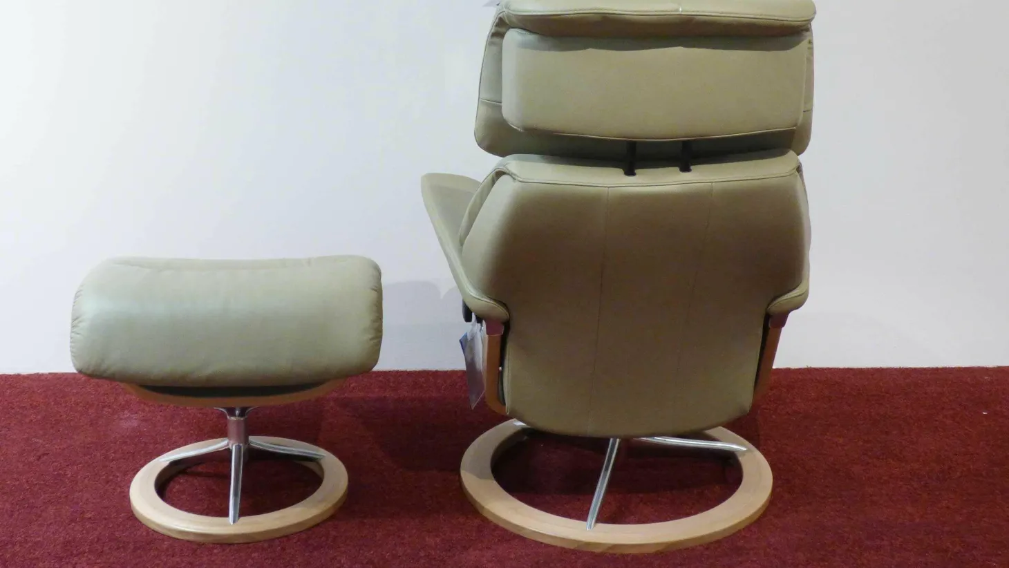 Sessel Capri S Leder Grün Paloma Signature mit Hocker