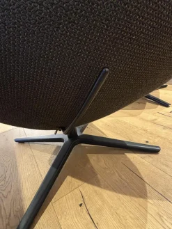 Sessel Caruzzo Plus Stoff Apollo Dunkelgrau Braun Drehgestell Schwarz Lackiert Inklusive Hocker