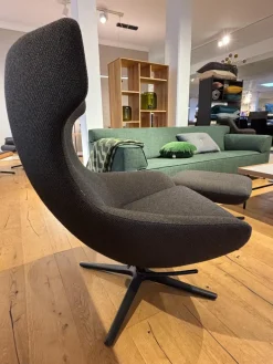 Sessel Caruzzo Plus Stoff Apollo Dunkelgrau Braun Drehgestell Schwarz Lackiert Inklusive Hocker