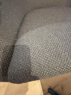 Sessel Caruzzo Plus Stoff Apollo Dunkelgrau Braun Drehgestell Schwarz Lackiert Inklusive Hocker