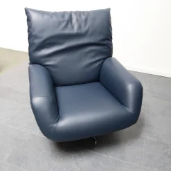 Sessel Chiara Bezug Leder P 9165 78 Dunkelblau Drehgestell Metall Verchromt