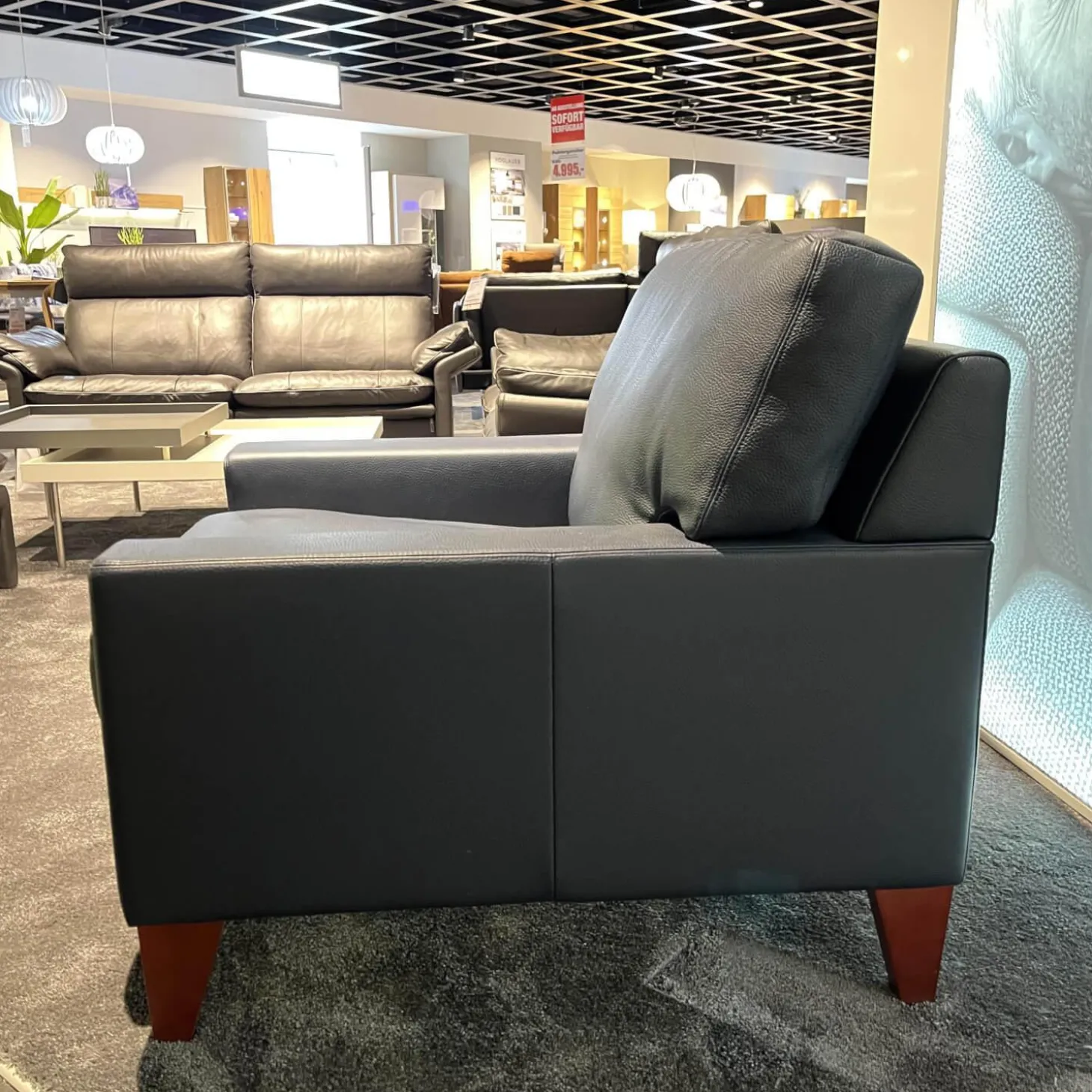 Sessel CL 400 Leder 43 Indigo 43.850 Fuß Holz Mahagoni Gebeizt