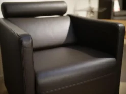 Sessel CL 332 Leder Mocca Inklusive Rückenrolle Doppelsteppnaht Und Drehteller