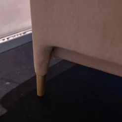 Sessel D.151.4 Bezug Stoff Kubrick K 1951 Beige Gestell Amerikanisches Nussbaumholz