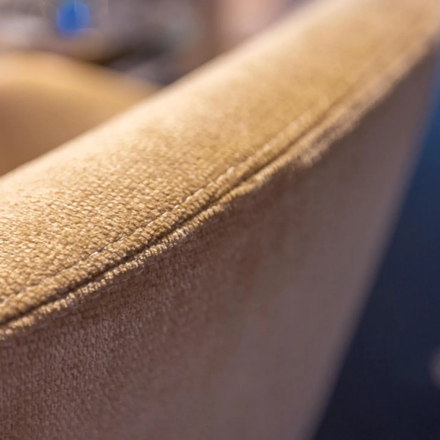 Sessel D.151.4 Bezug Stoff Kubrick K 1951 Beige Gestell Amerikanisches Nussbaumholz